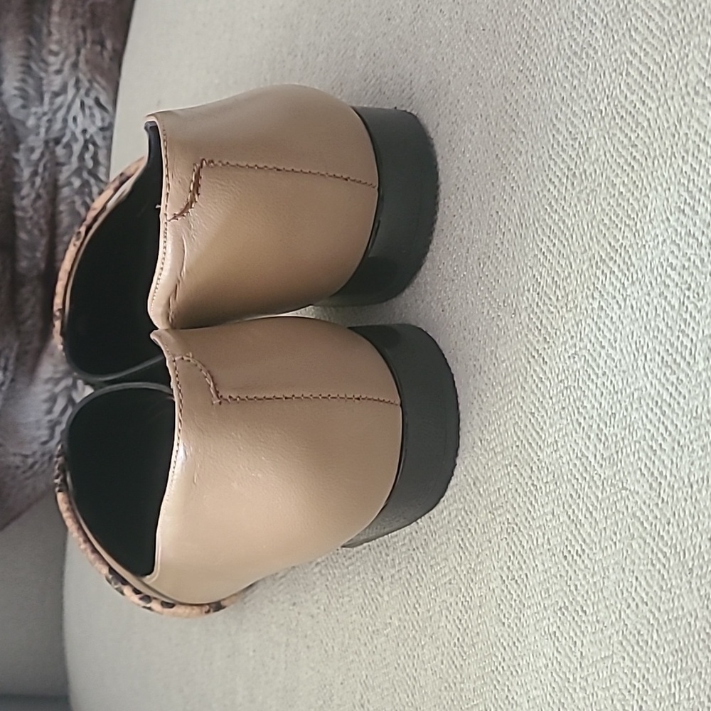 iNDiANA Women's Tan And Black Leather Flats - Size 8 - Picture 5 of 8